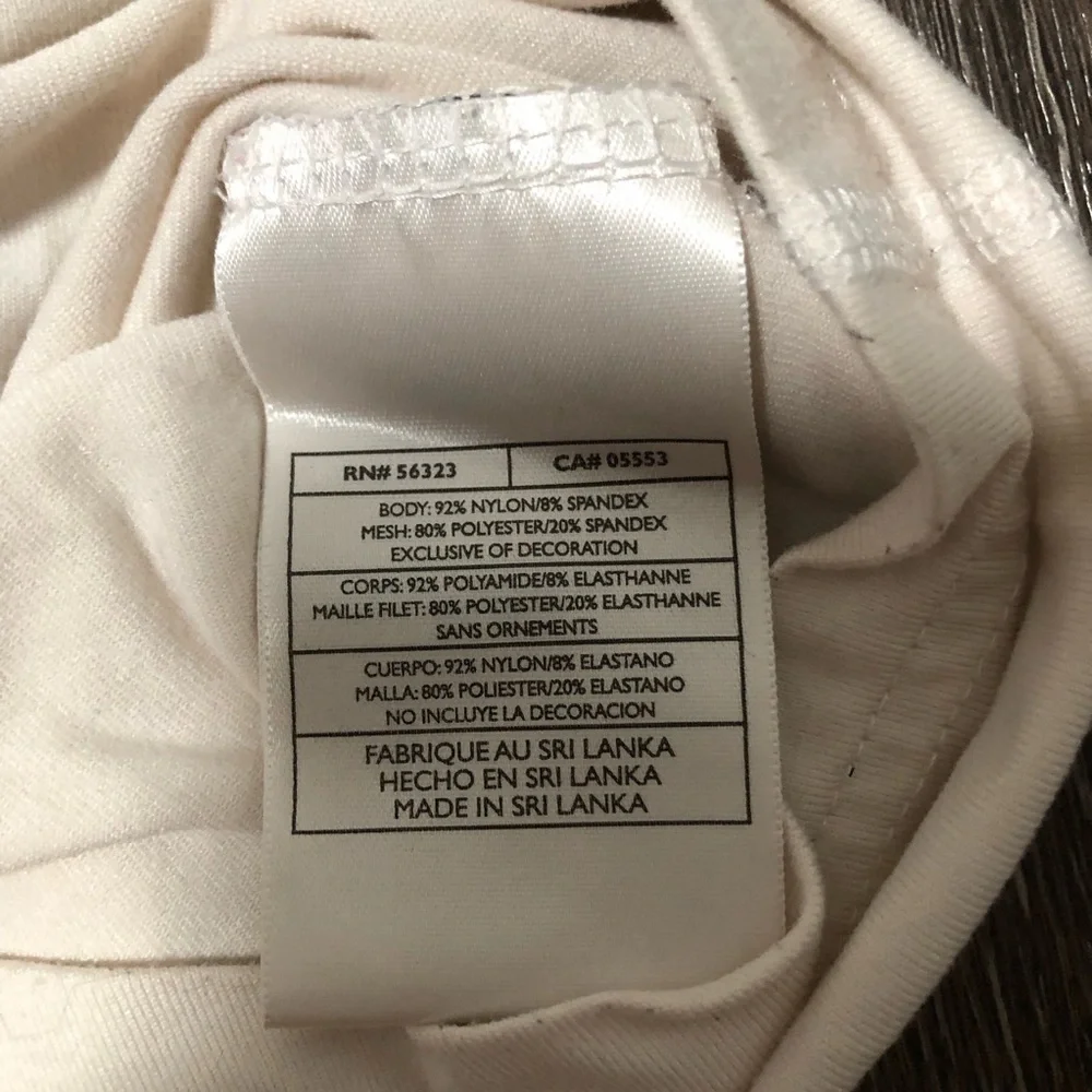 Nike Pro Dri-FIT T-shirt - Cream and White, S (4-6)